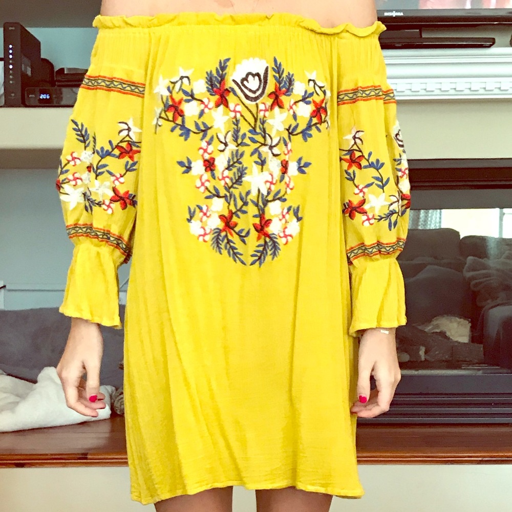 Off-the-shoulder Mexican Flower Dress